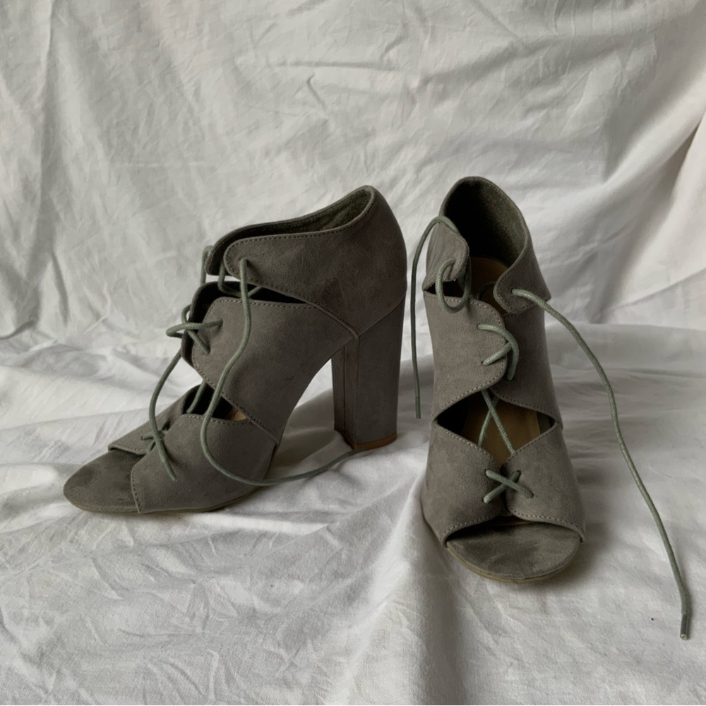 New Look UK brand gray block suede heels 8,5 (39eu) size